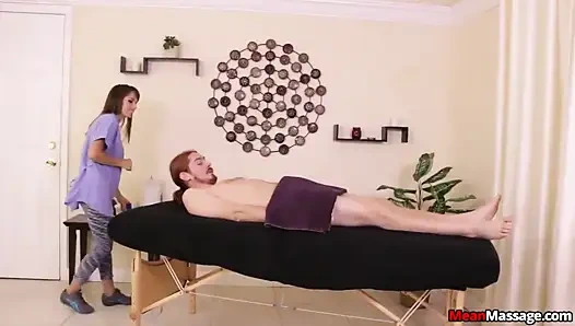 Digodain untuk meledak