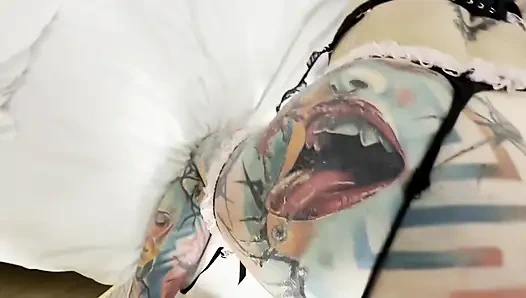 Marks, Sandy Candie'yi hayal ediyor.