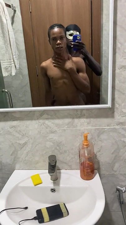 Velho e jovem colega de sexo