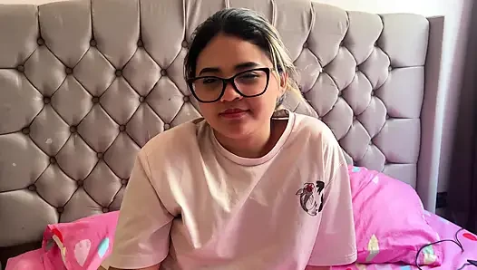 Kakak tiri membantu saya setelah putus cinta