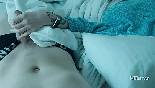 Oops... Stiefsohn kommt versehentlich in stiefmutter, nachdem er sie in der nacht im geteilten bett im hotelzimmer mit Flexy Lover gefickt hat