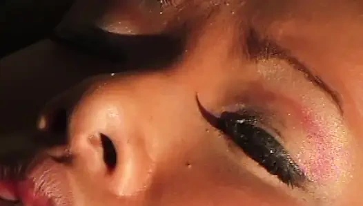 College Geständnisse: Heiße Pool-Begegnung