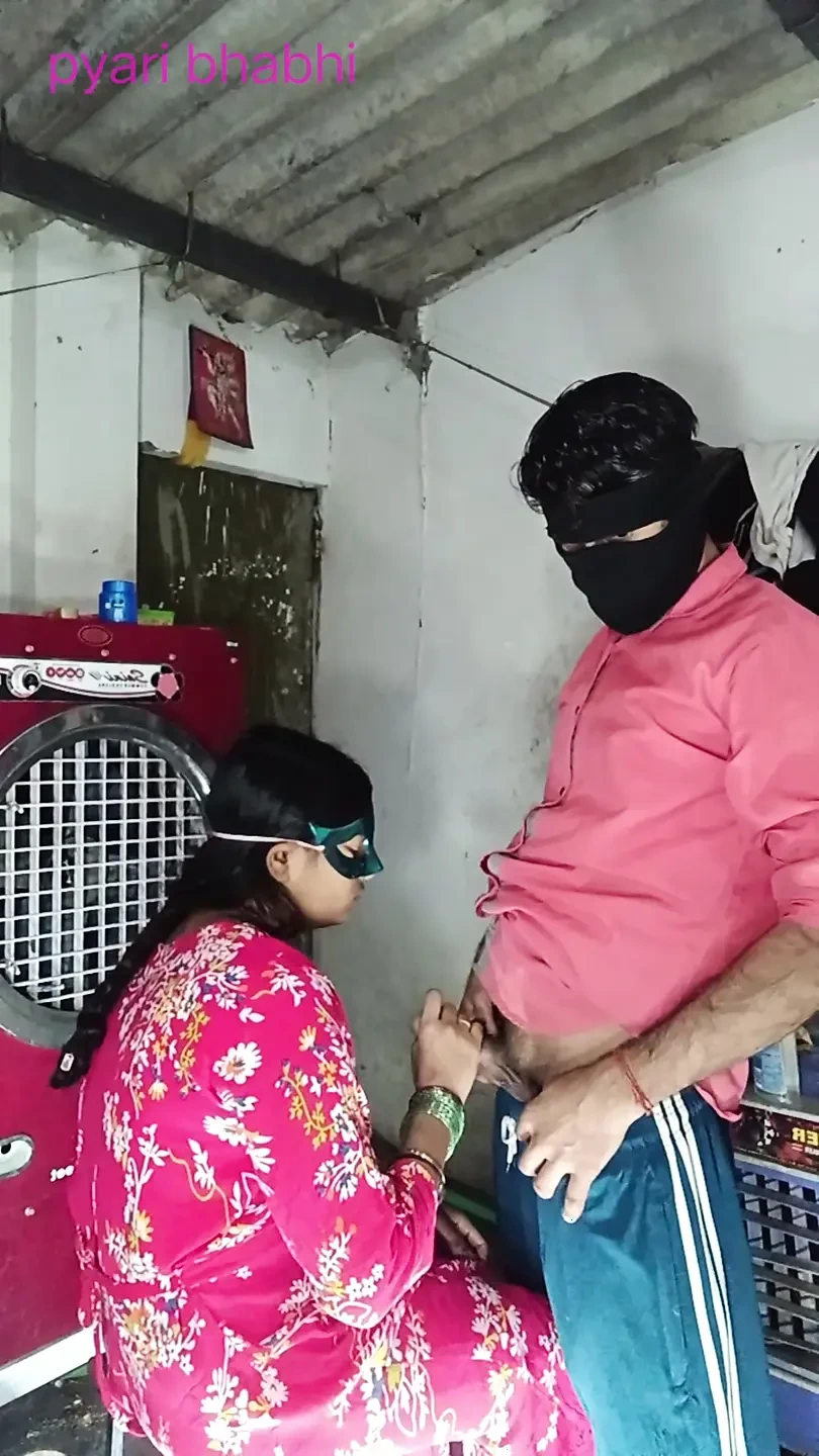 肛交鸡巴吮吸阴户吮吸乳房吮吸乳房从乳房吸乳汁，然后以后入式坐在鸡巴上，直躺在印地语音频上