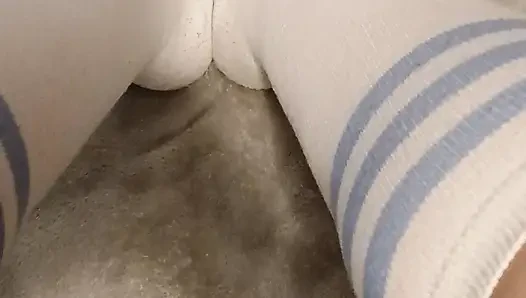 Kaus kaki tinggi lutut