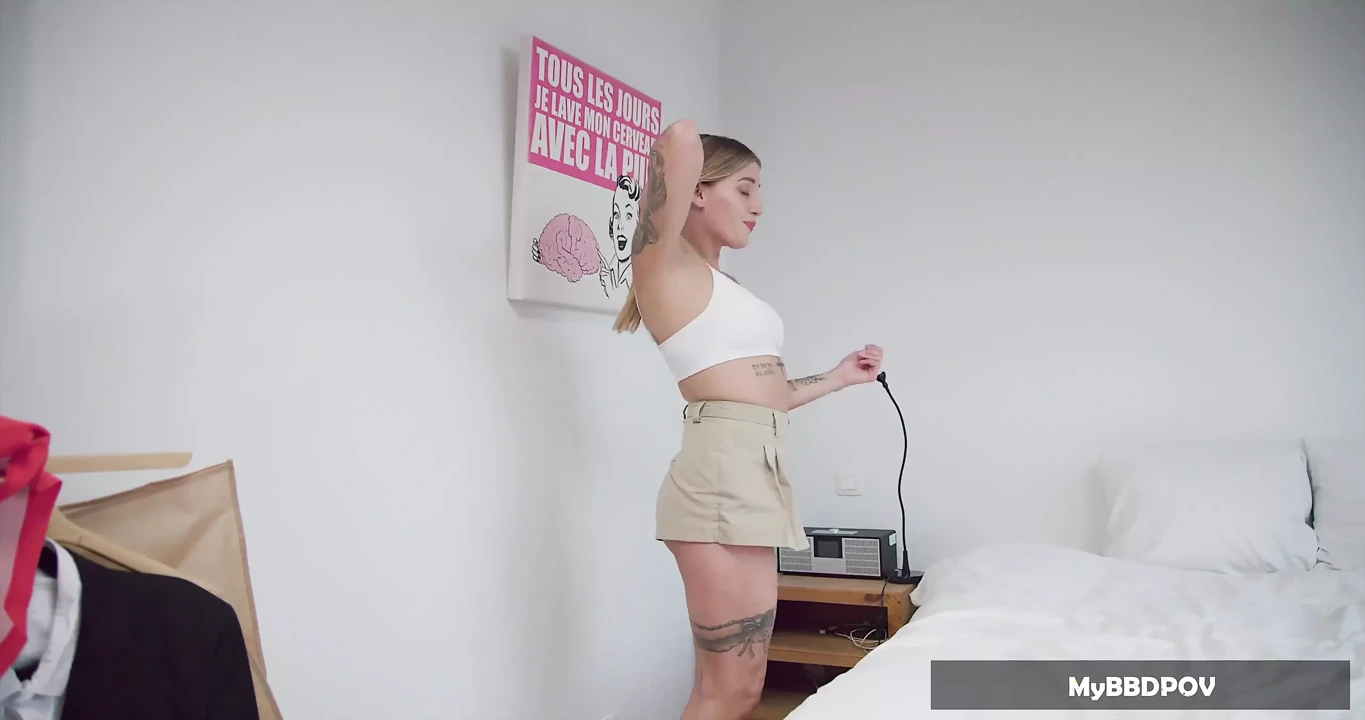 与色情明星Silvia Dellai的跨人种第一人称视角