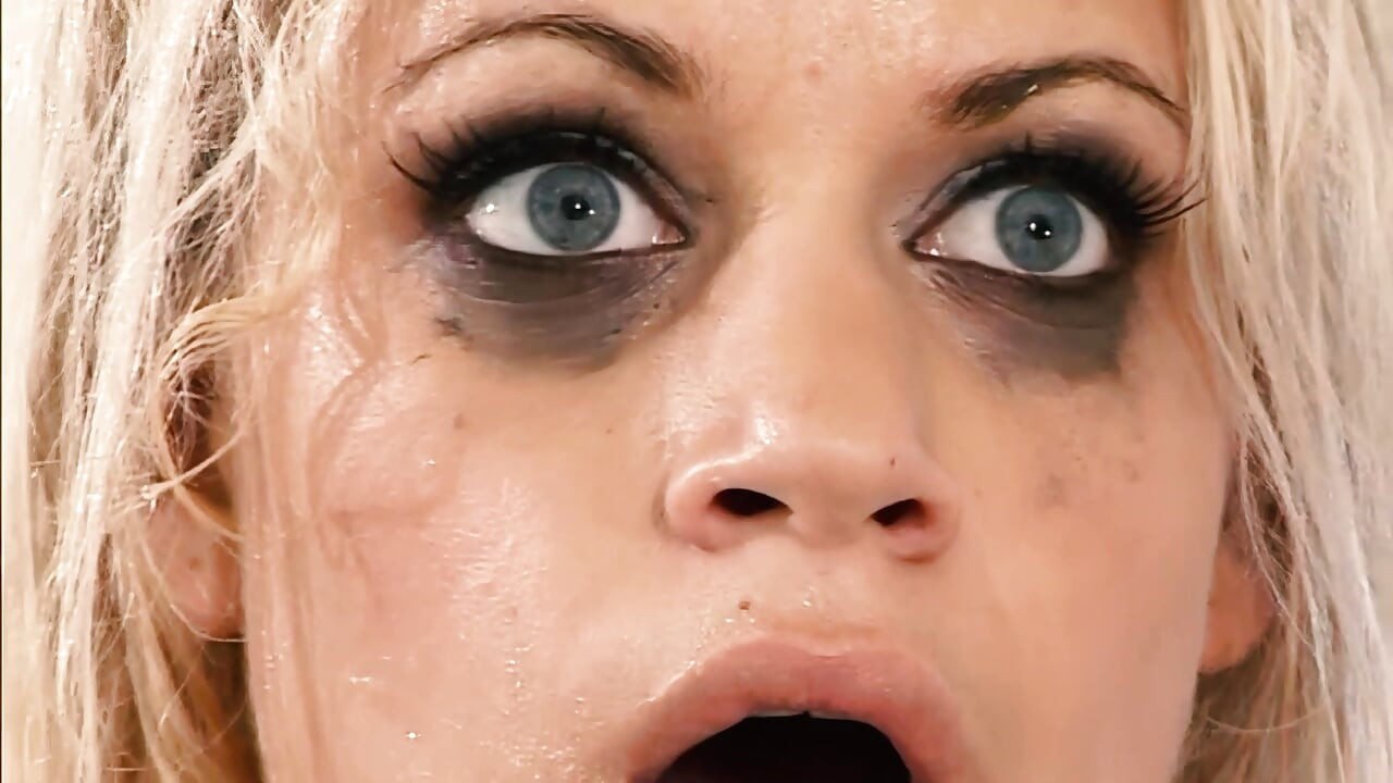 Mia Bangg Loves Being A Stupid Cunt