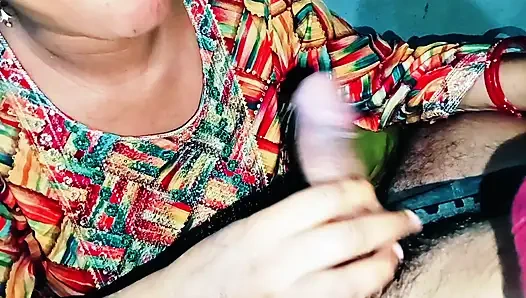 Hintli yengenin ağzına boşalmalı sakso videosu