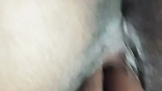 Desi wife ki chut mai hath dala