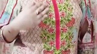 Hot desi Pakistani college girl fucked hard in hostel by her boyfriend