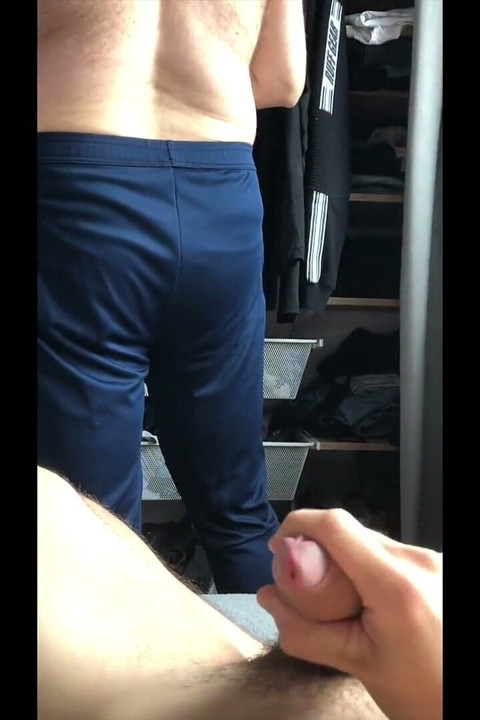 Casually Wanking While Stepdaddy Is Around