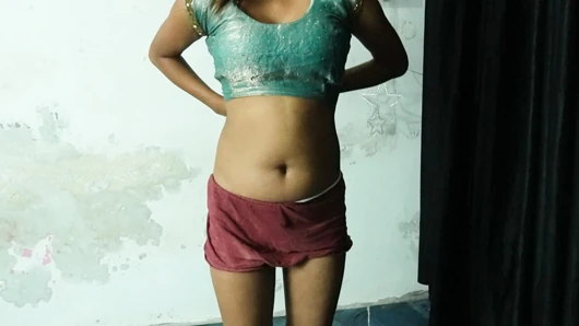 Enge muschi desi Bhabhi in Sari hart gefickt von Devar in Hindi Audio