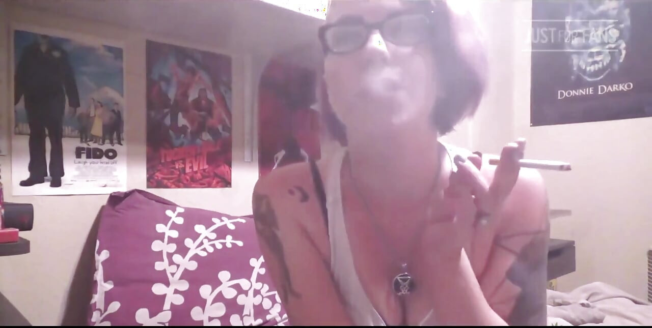 Relaxing Slutty Smoke