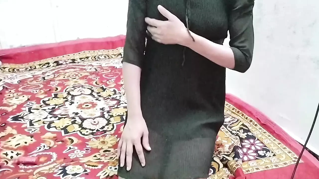 Soyi hui step sister ko bathroom me le jakar jabar dasti pela