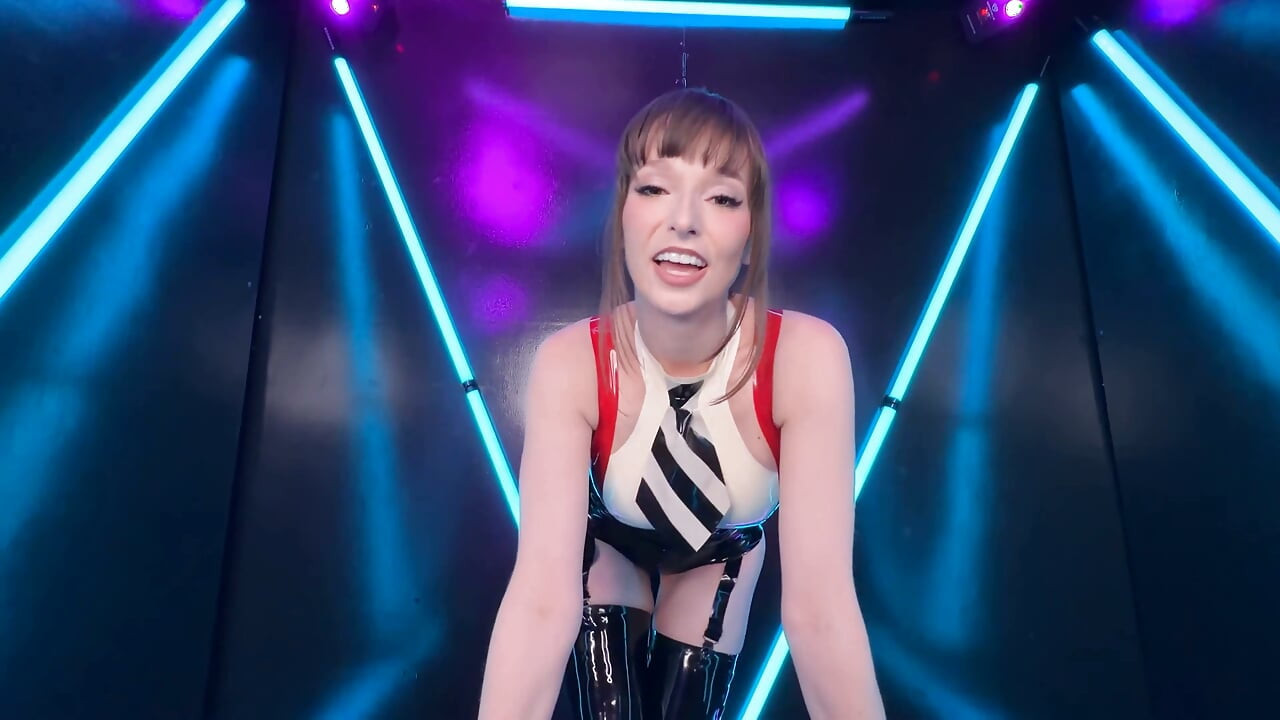 Cyber Dolls - La belle-mère en latex Lexi Luna