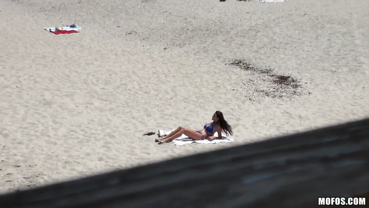 Pervs on Patrol - Small Ass Mandy Haze & Tony Film a Raw Missionary & Doggystyle Session in the Sun