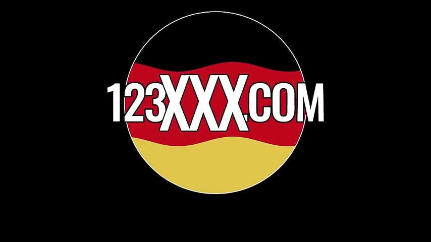 Drăguța vine să verifice apartamentul, dar, de asemenea, are parte de pizda ei umedă