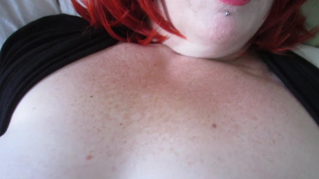 I’m fingering my swollen milf pussy and massive clit
