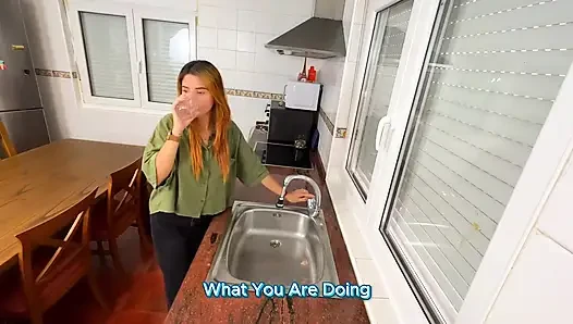Horny Girlfriend Gets Fucked in the Kitchen and Gets Cum on Her Feet