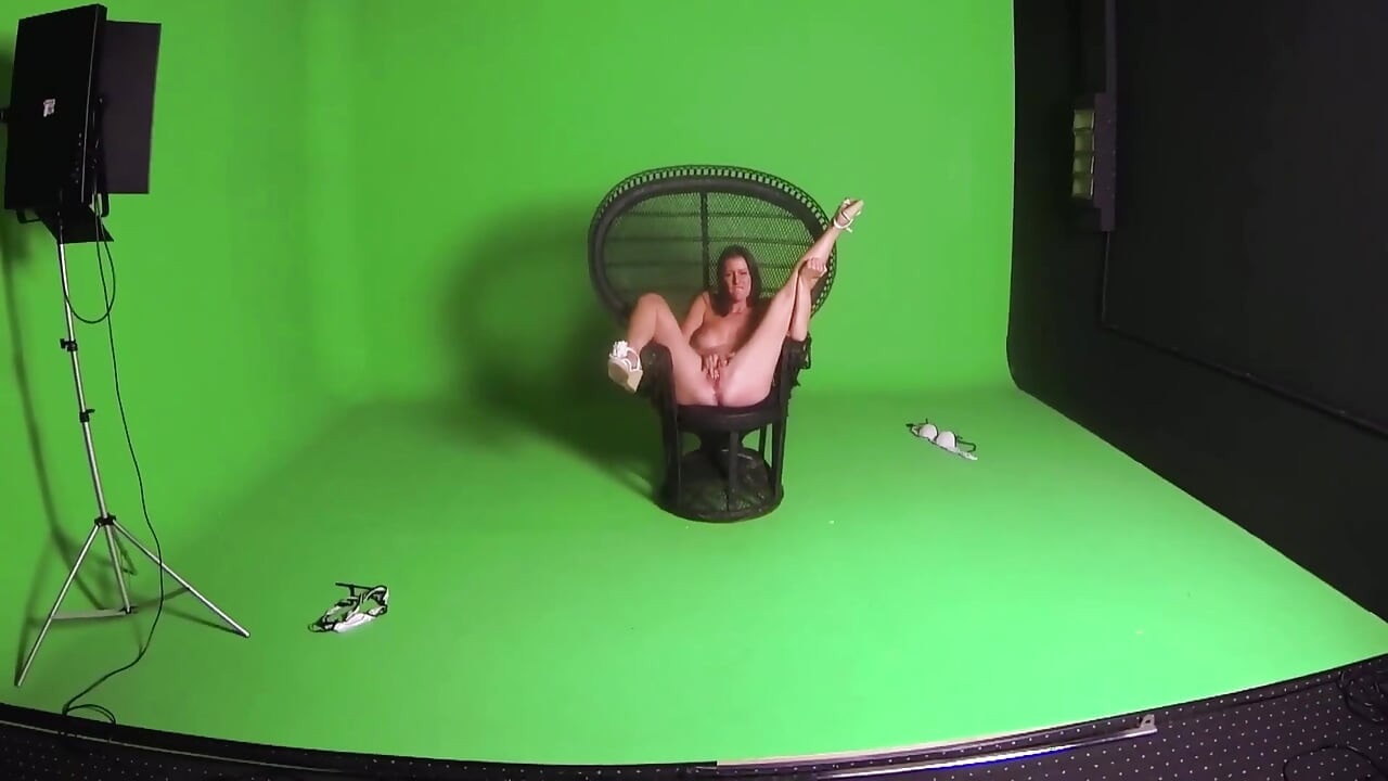 Texas Patti DP Gangbang in Garage Und Bad