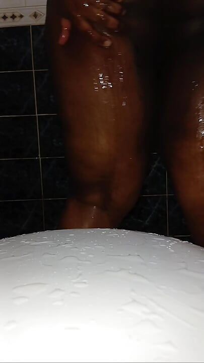 Thick mommy cant help rubbing her pussy and squirtin