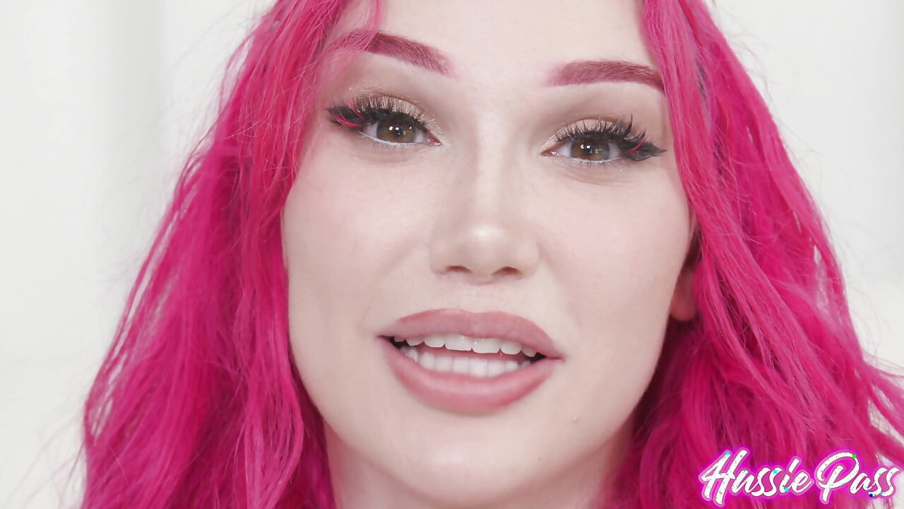 Celá prsatá curvy pink s Lily Lou s Damion Dayski