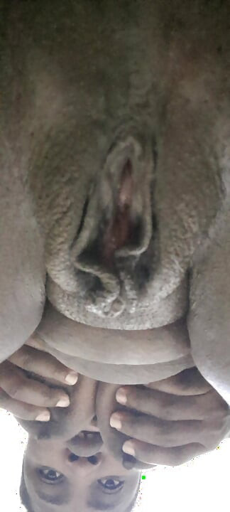Coño limpio, teta caliente, culo que huele bien solo para ti