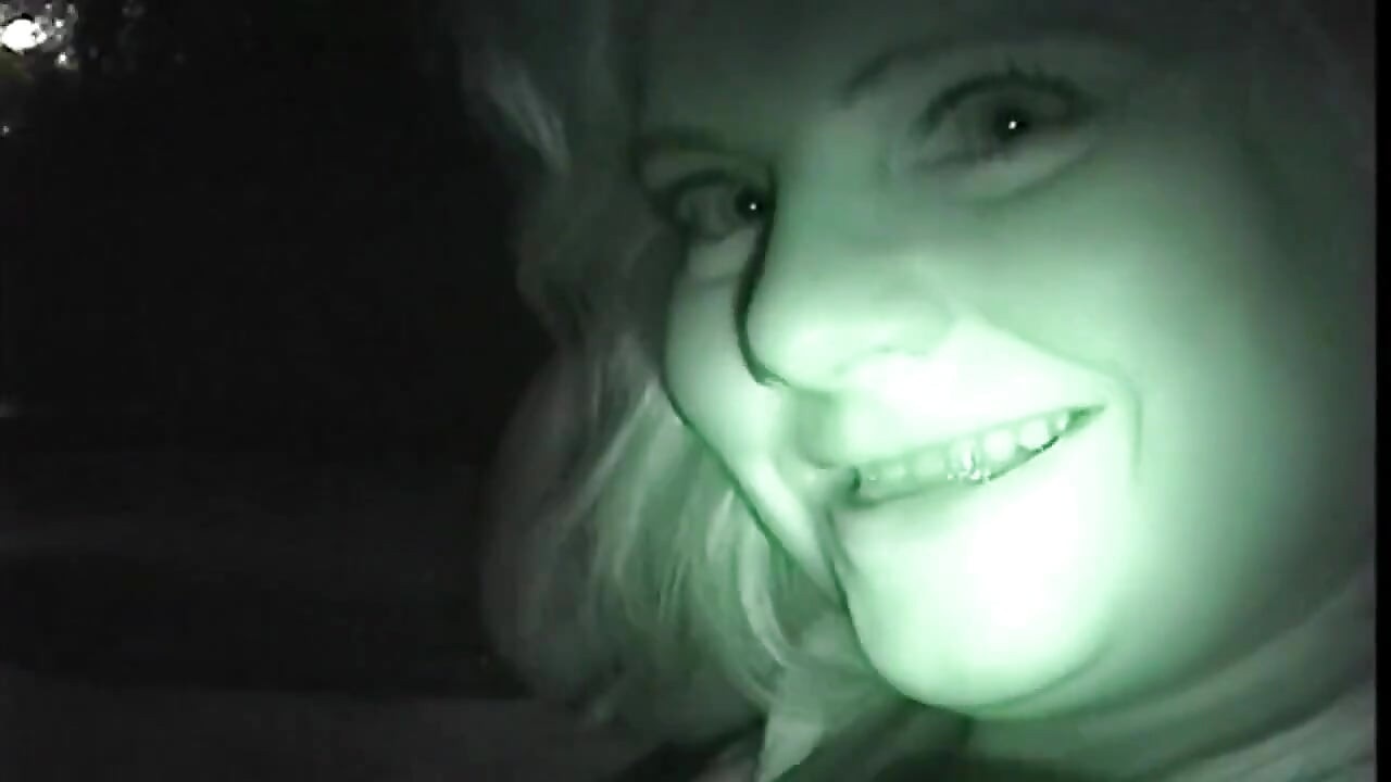 Rubia milf empapada en semen después de fuertes golpes