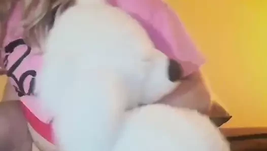 Genç travesti kadın kılıklı kadın götünü kadın kılıklı zenci yarağıyla sikiyor