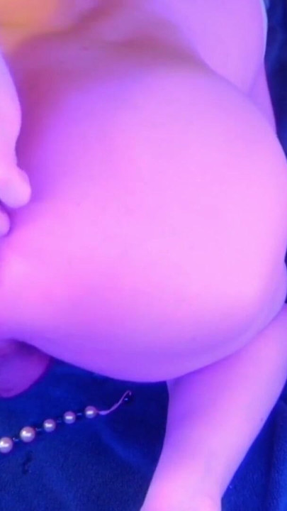 トランスミッションホールに大量の卵を産み込む | クリップ 1