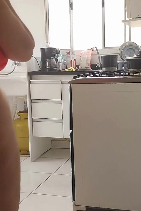 Stoute blondine die loslaat voor haar geliefden.
