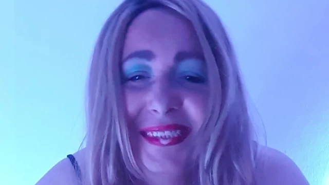 Sofia Plays With The Dildo