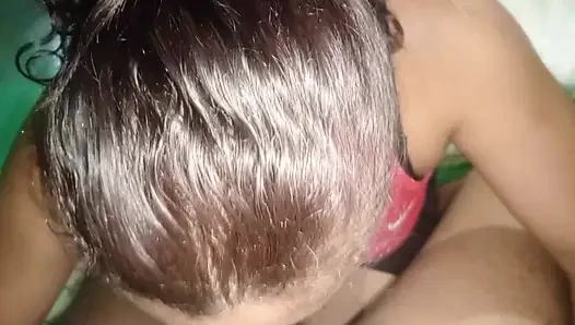 Ich finde, dass meine schwiegermutter kleidung wäscht und ich lasse sie meinen schwanz mit ihrem mund putzen