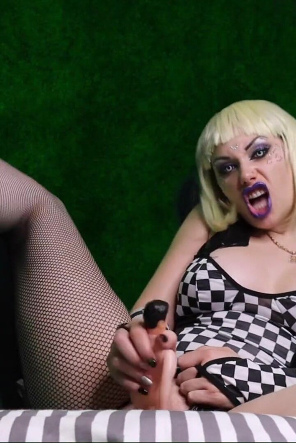 Like a Female Mantis I Am Fucking with My New sex Toy! Devour!