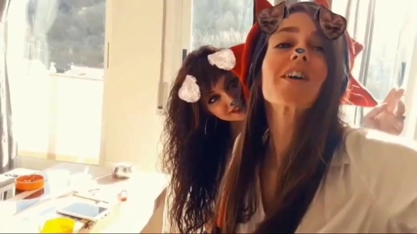 Laura (više u njegovoj galeriji)