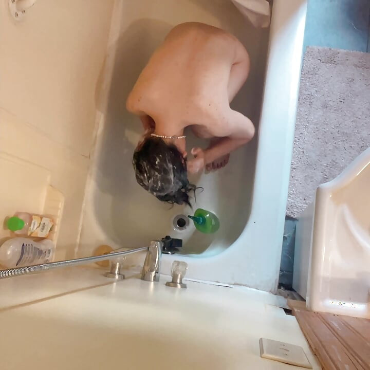 CABELLO LIMPIO ANTES DE LA DUCHA