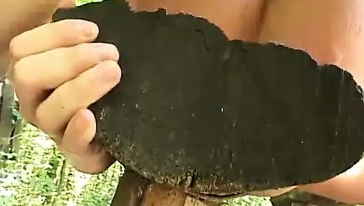 Sesi ngentot ganas sama cowok gagah dan rambut cokelat yang lagi sange di luar ruangan