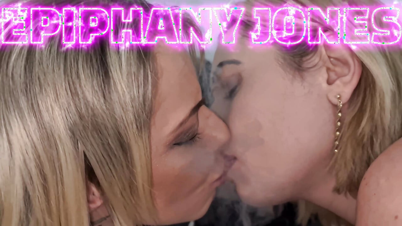 Smokey Blowjob Dari April dan Epiphany Jones