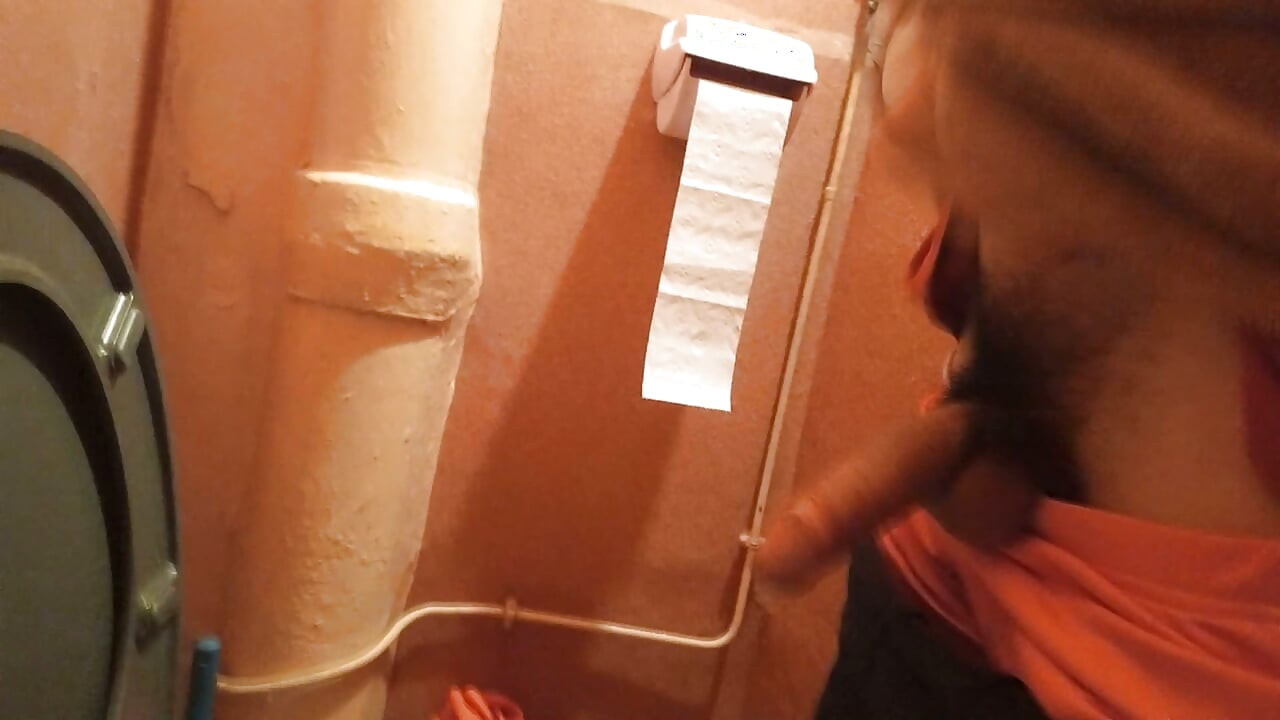 How to piss with a morning wood, desesperated twink's hard cock and a full bladder