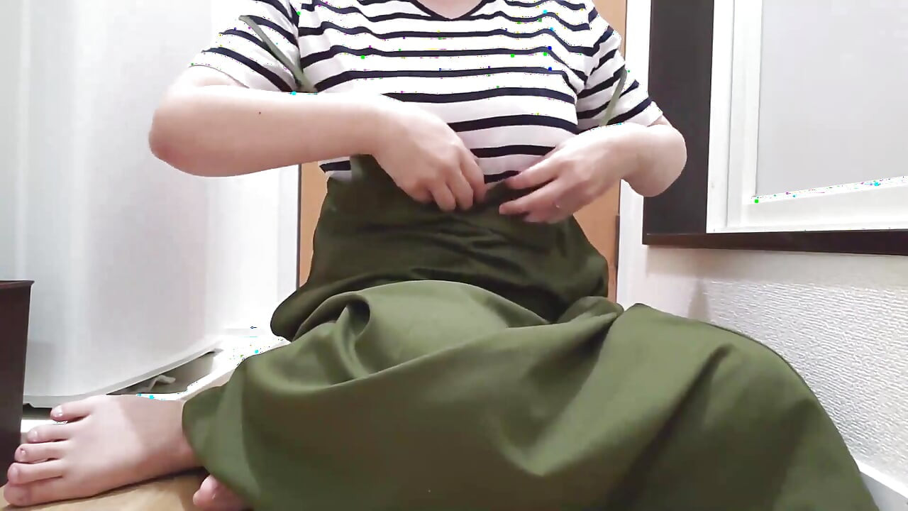 Een getrouwde vrouw voelt het plezier van het op een onzedelijke manier masturberen