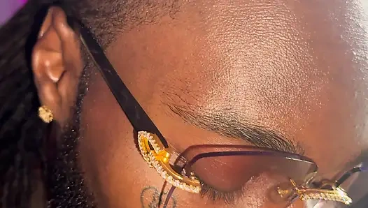 Suamiku jilat memekku sampai aku crot