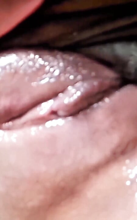 สาวโคลอมเบียช่วยตัวเองในห้องน้ํารอยัลโฮม