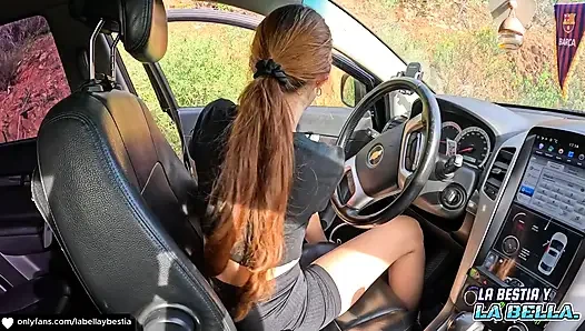 18-jährige Frau; fahren ihr auto, während ihre vagina vibriert, ficken wir am ende anal in der Öffentlichkeit, heiß!!