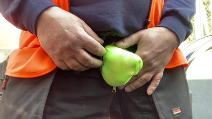 Mi faccio la pipì le mutandine al lavoro