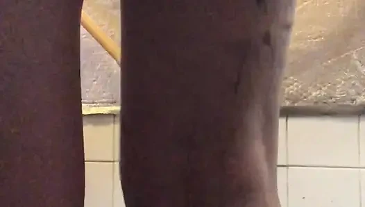 Эпический Вид Моей Задницы И Мохнатки В Твоем Лице, Как Я Делаю Голую Глубокую Уборку В Моей Ванной!