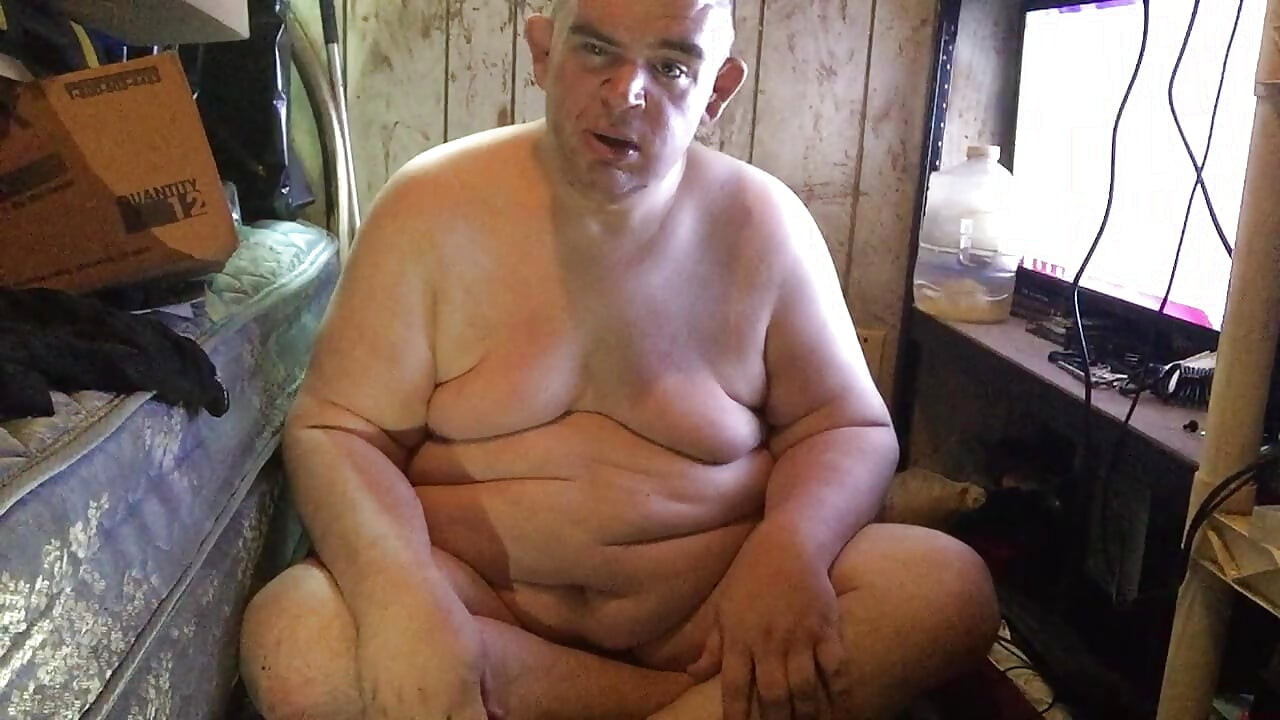 뚱뚱한 남자 젖탱이와 엉덩이를 핥는 FatAssmallDick Chris CRS 쇼