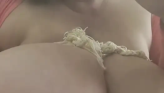 Büyük göğüslerim