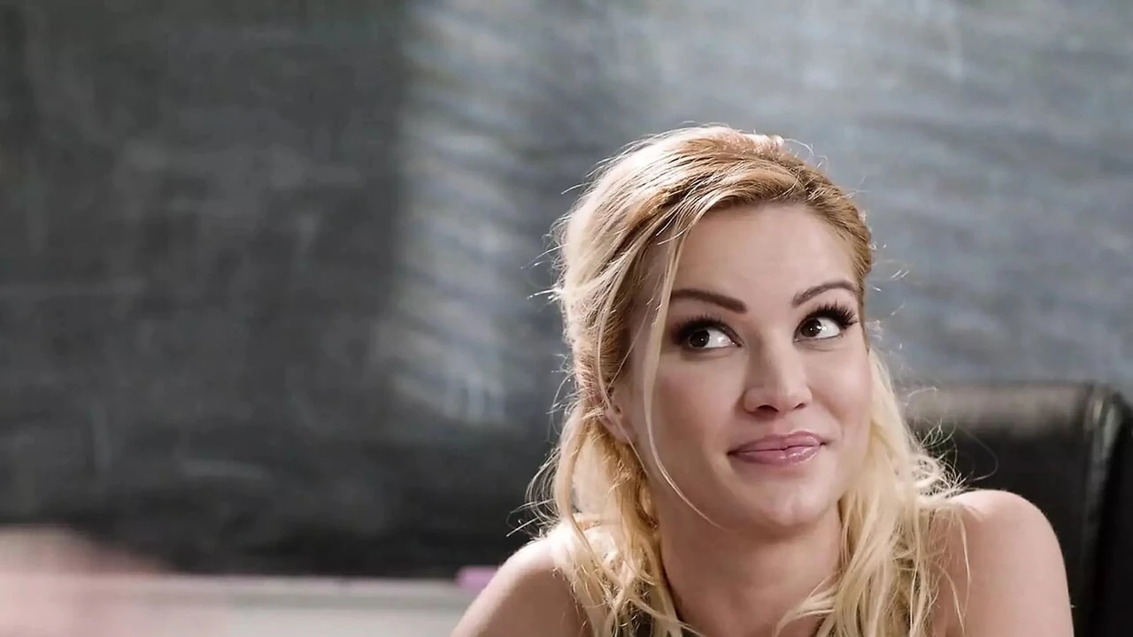 Girlsway - öğretmenler Sophia Locke ve Cherry Kiss tag takımı yaramaz öğrenci gal ritchie