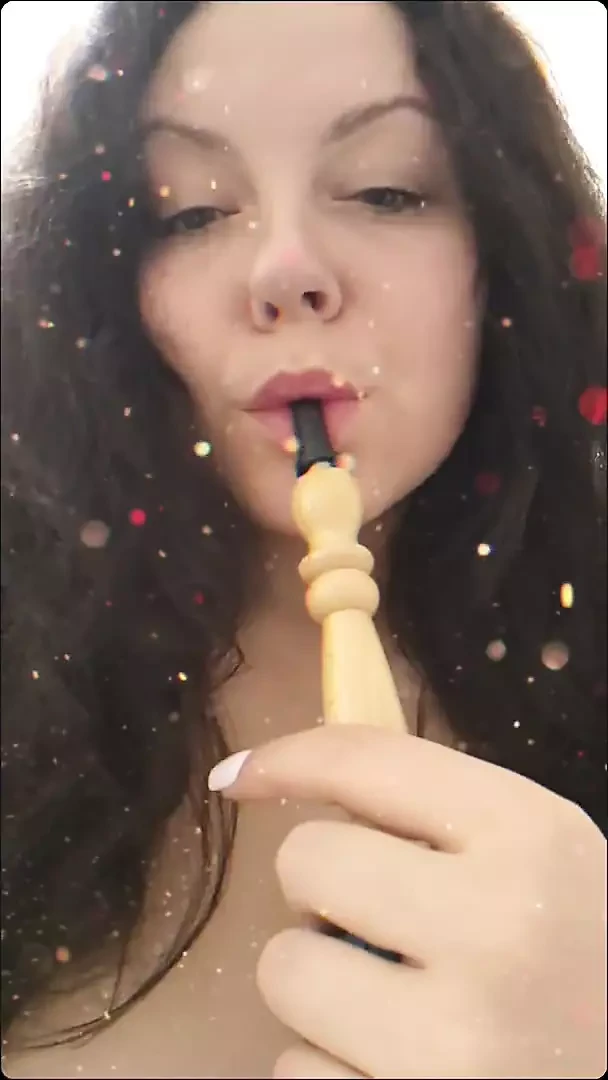 CurlySofia video