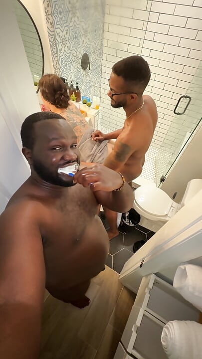 Di sebalik Tabir!! Psilo Siren & Matt Berkongkek pada waktu pagi semasa mereka menghisap gigi mereka!!