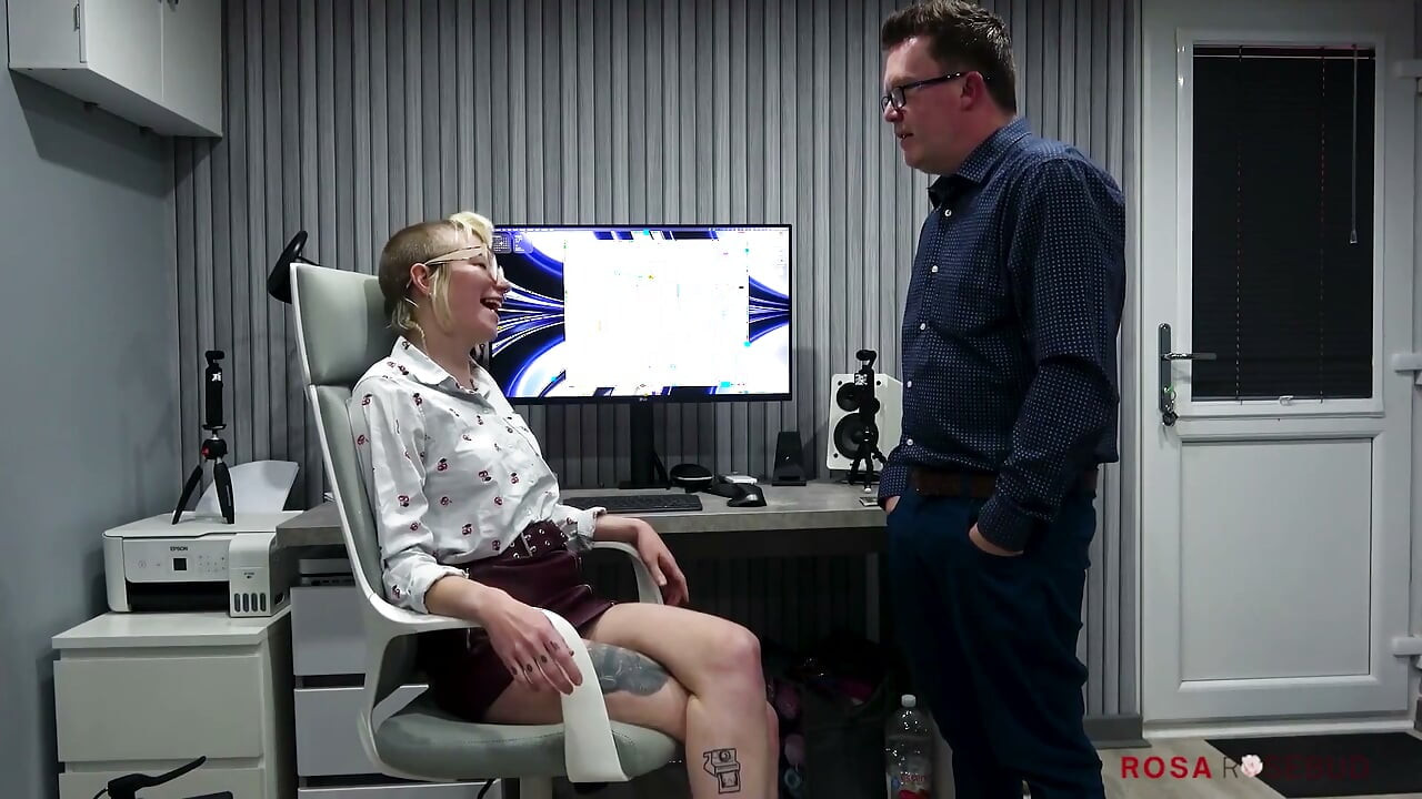 Office Slut #2 - Sucking the Bosses Cock